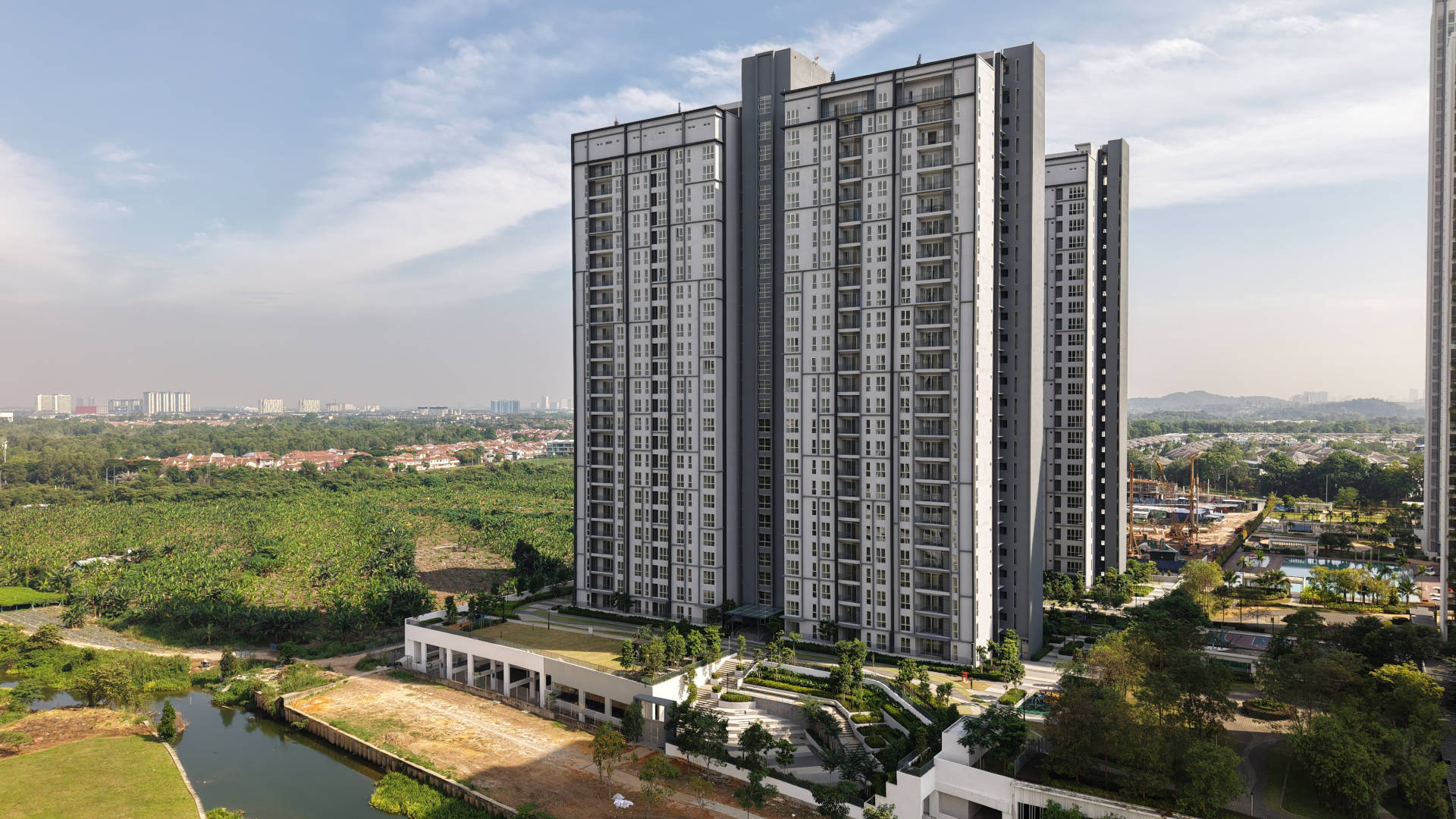 banner-mct-lakefront-residence-completed-250715-1