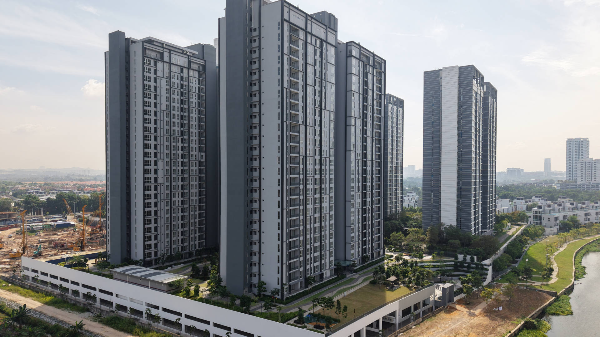 banner-mct-lakefront-residence-completed-250715-4
