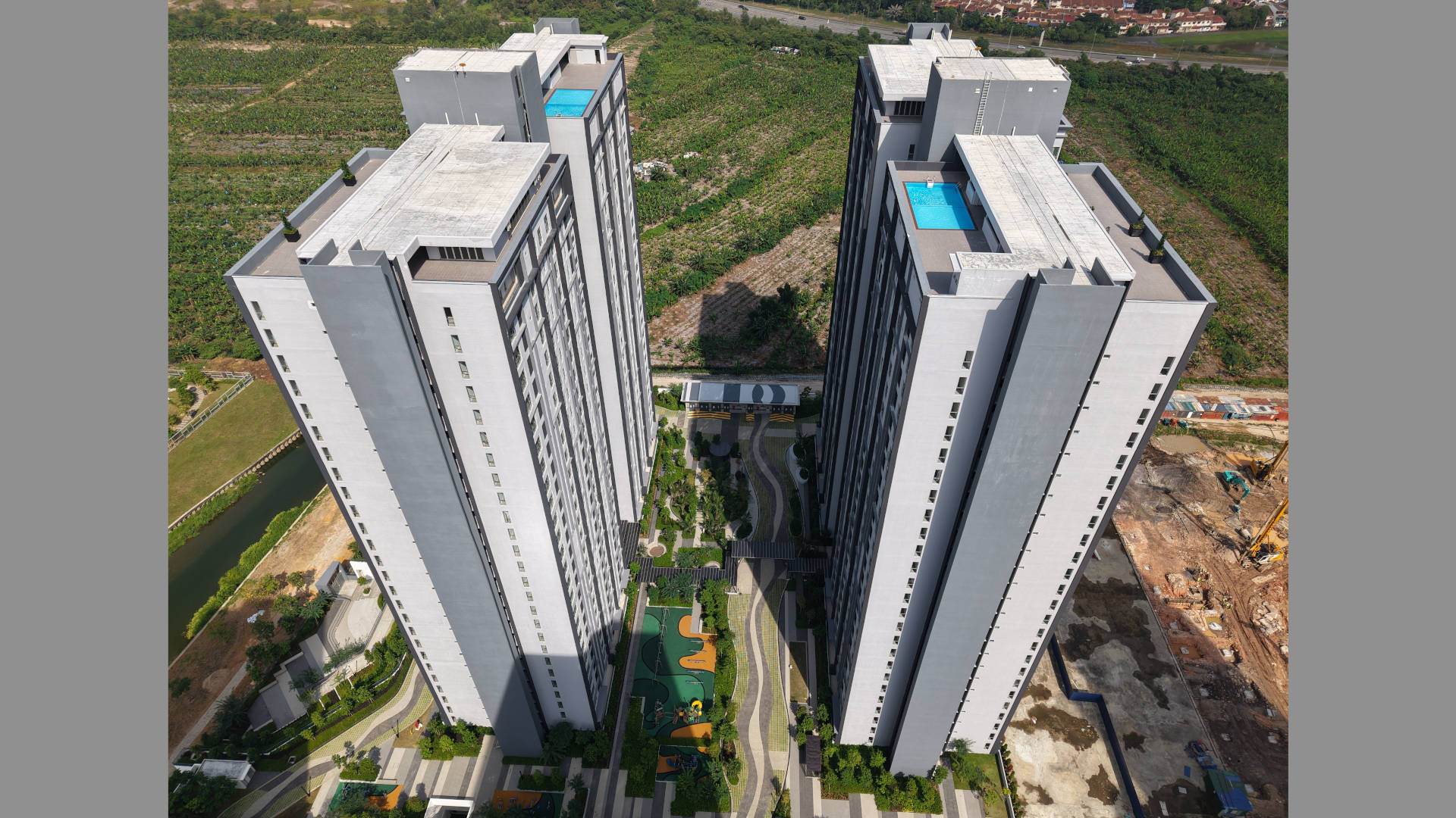 banner-mct-lakefront-residence-completed-250715-6